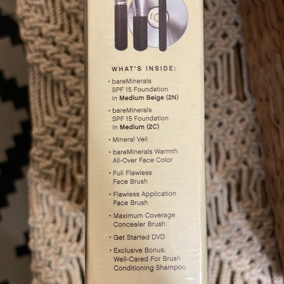 Bare Minerals starter kit - Picture 3 of 3